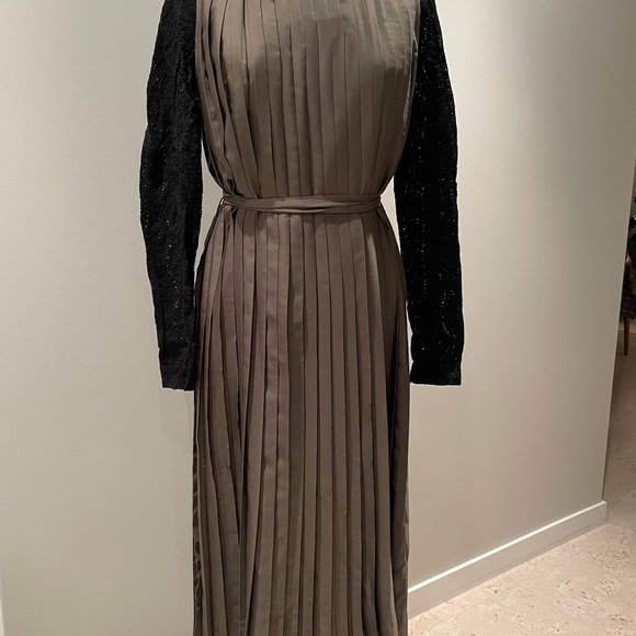 Elk pleated high low dress. - Picture 6 of 6